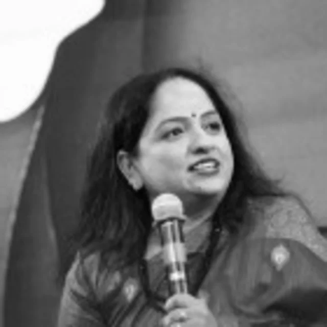 Portrait of Sowmya Narayanan